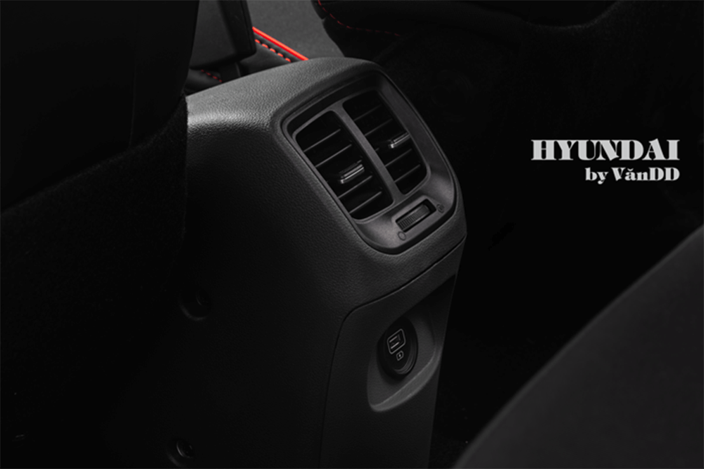Đánh giá chi tiết Hyundai i10 2024: Tính năng và Uu điểm Cửa gió điều hòa hàng ghế sau Hyundai i10 Hatchback cùng cổng sạc USB type-C thời thượng
