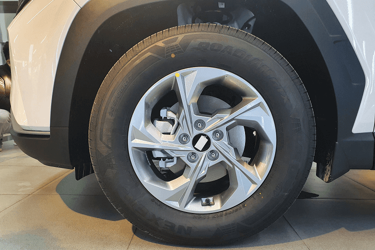 Tổng hợp thay đổi trên Hyundai Tucson 2022 tiêu chuẩn La-zăng đúc thể thao hơn phiên bản Tucson 2021