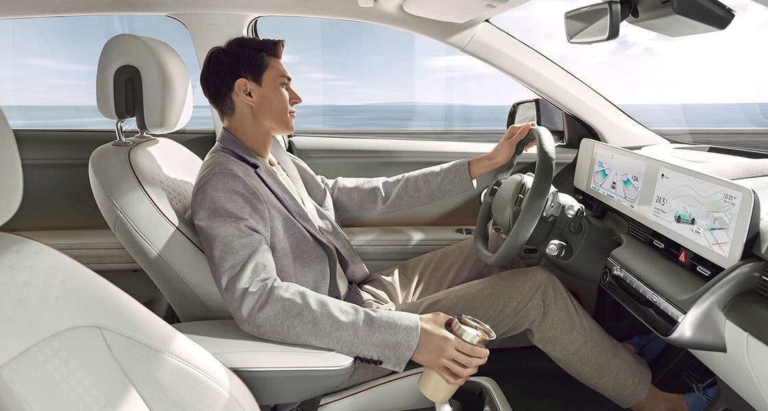 Khoang lái Cực kỳ Rộng rãi của Hyundai iOniq 5