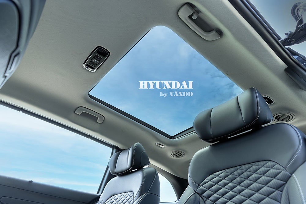 Giá lăn bánh Hyundai Custin 2023 tại Bắc Ninh, Bắc Giang và Hà Nội Cửa sổ trời đôi trên Hyundai Custin 2023