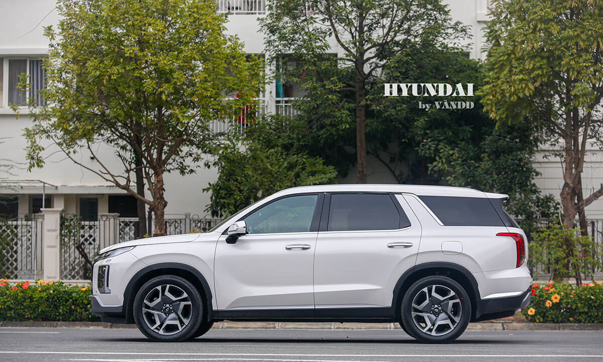 So sánh các phiên bản Hyundai Palisade: Chọn Prestige hay Exclusive? Thân xe dài và bệ vệ tôn dáng cho chủ xe Palisade 2024