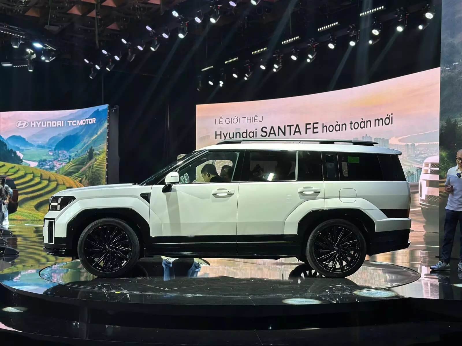 Hyundai Santa Fe 2024 Mạnh mẽ và cá tính