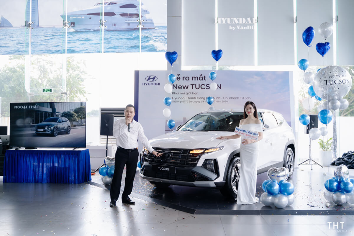 Đại diện của Đại lý Hyundai Bắc Ninh chi nhánh Từ Sơn ra mắt Hyundai Tucson 2024 giới thiệu về sản phẩm Tucson Mới