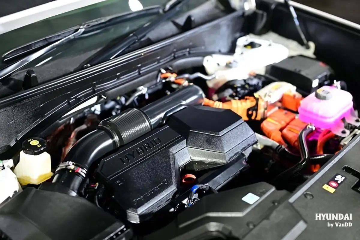 Đánh giá chi tiết Hyundai Santa Fe Hybrid 2026 Khối động cơ Hybrid (Turbo/Điện) giúp chiếc xe vận hành vượt trội trong mọi điều kiện